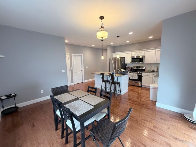 58 Oak St 58, Clinton, MA 01510