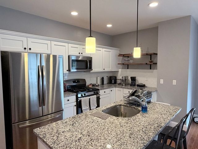 58 Oak St 58, Clinton, MA 01510