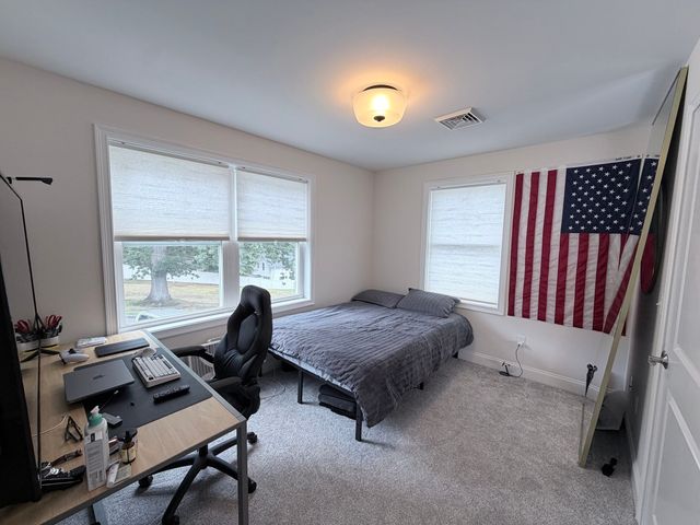 58 Oak St 58, Clinton, MA 01510