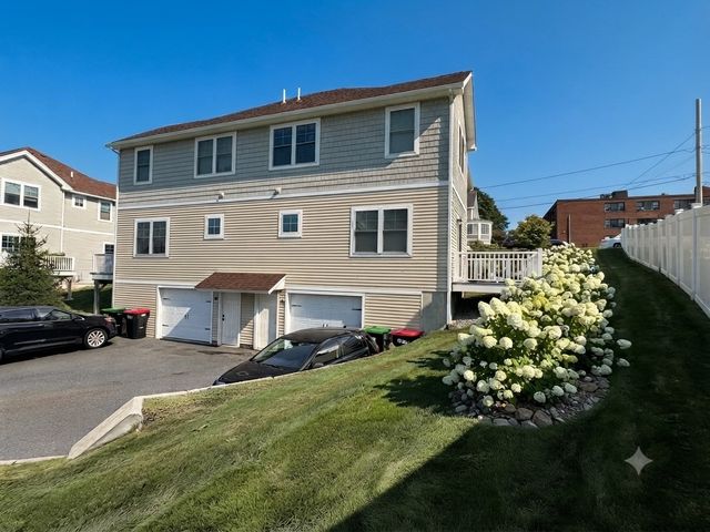 58 Oak St 58, Clinton, MA 01510