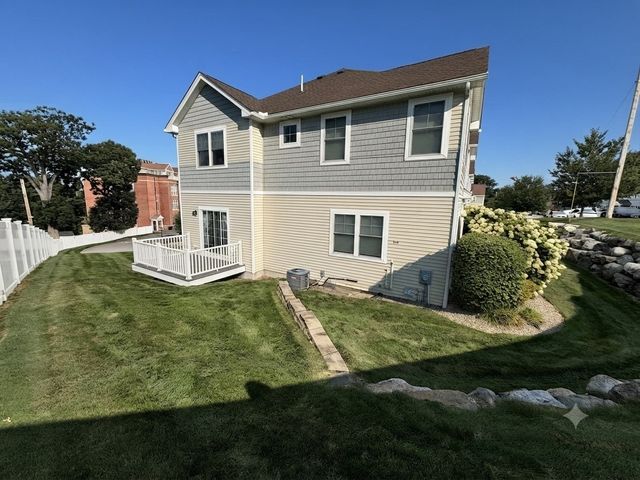 58 Oak St 58, Clinton, MA 01510