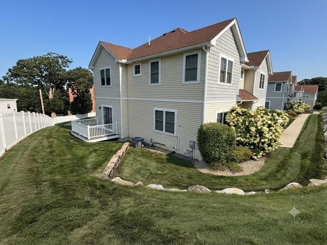 58 Oak St 58, Clinton, MA 01510