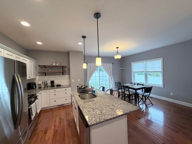 58 Oak St 58, Clinton, MA 01510