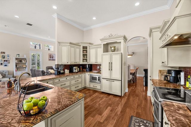910 SW Lost River Shores Drive, Stuart, FL 34997
