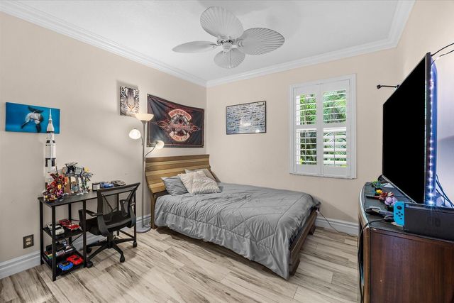910 SW Lost River Shores Drive, Stuart, FL 34997