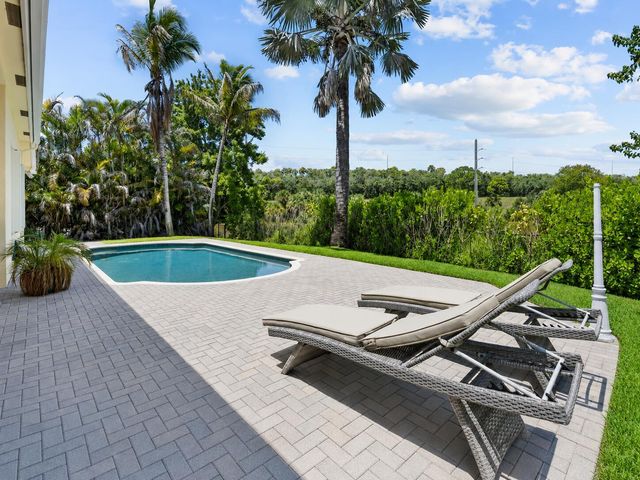910 SW Lost River Shores Drive, Stuart, FL 34997