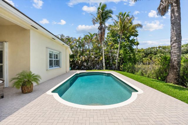 910 SW Lost River Shores Drive, Stuart, FL 34997