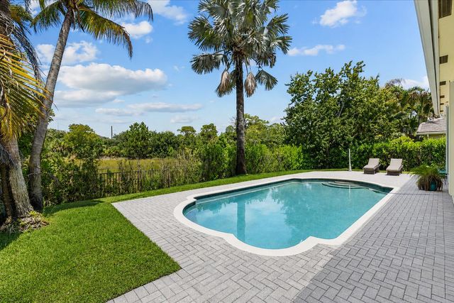 910 SW Lost River Shores Drive, Stuart, FL 34997