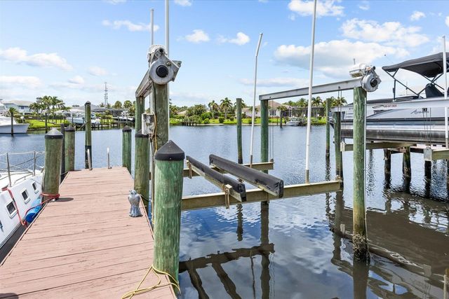 910 SW Lost River Shores Drive, Stuart, FL 34997