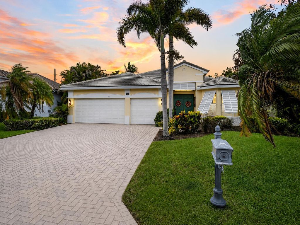 910 SW Lost River Shores Drive, Stuart, FL 34997