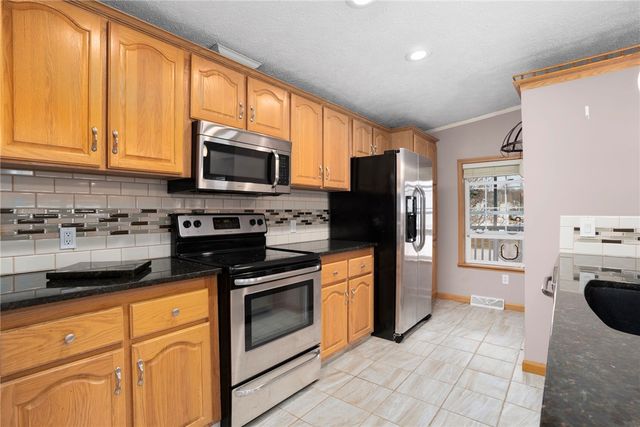 3 Blackbird Street, Tiverton, RI 02878