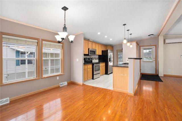 3 Blackbird Street, Tiverton, RI 02878