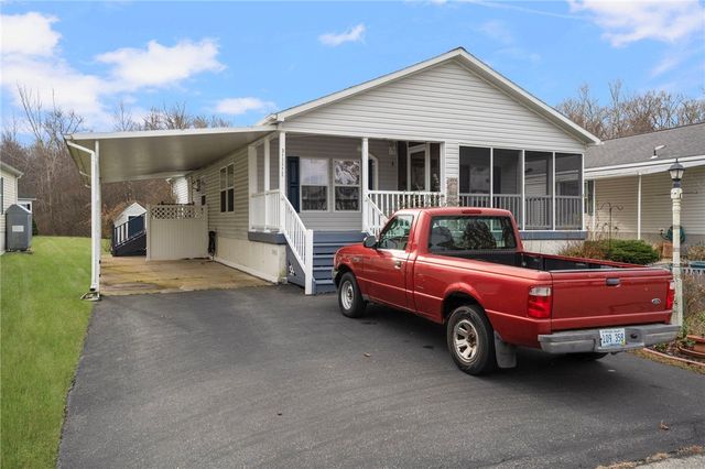 3 Blackbird Street, Tiverton, RI 02878