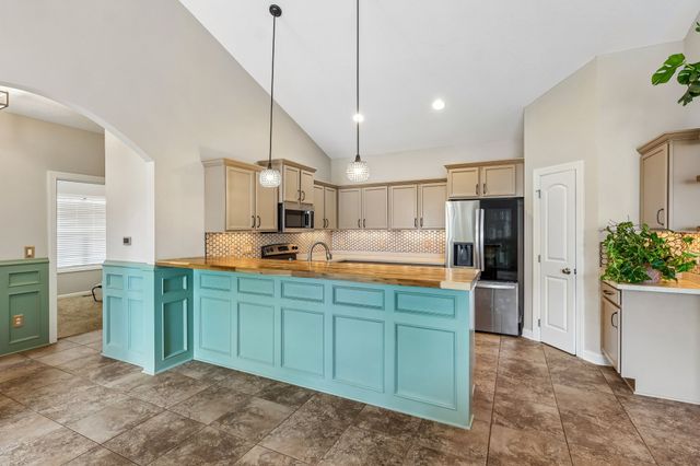 714 NE 45th Court, Ankeny, IA 50021