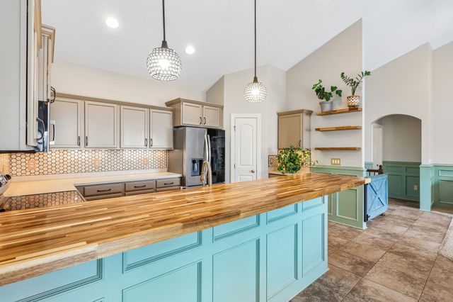 714 NE 45th Court, Ankeny, IA 50021