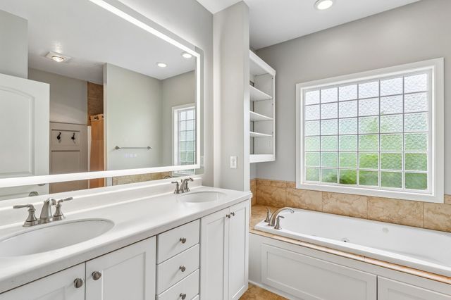 714 NE 45th Court, Ankeny, IA 50021