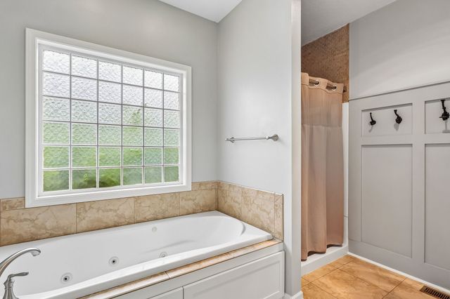 714 NE 45th Court, Ankeny, IA 50021
