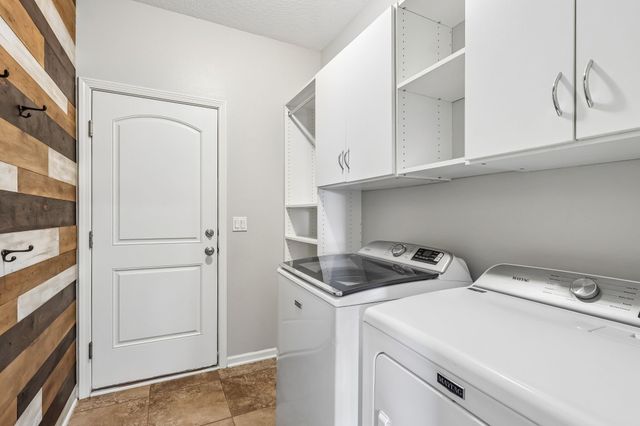 714 NE 45th Court, Ankeny, IA 50021