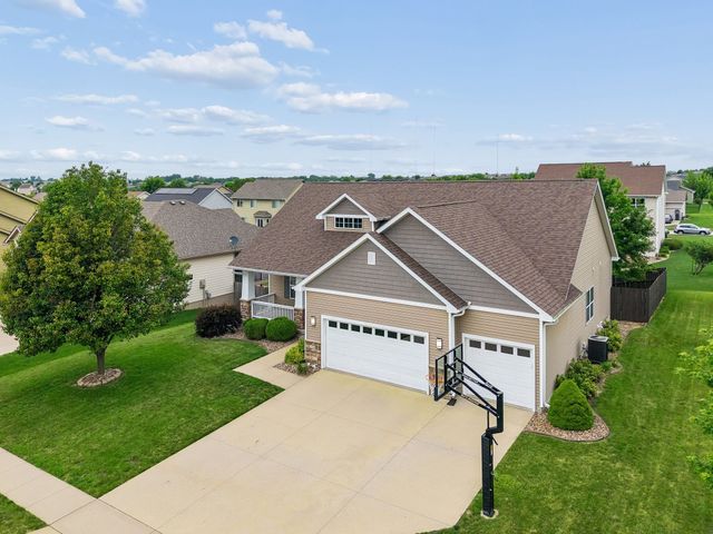 714 NE 45th Court, Ankeny, IA 50021