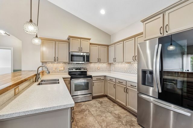 714 NE 45th Court, Ankeny, IA 50021