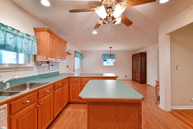 125 Fleetwood Drive, Liberty, SC 29657