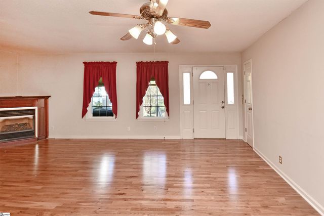 125 Fleetwood Drive, Liberty, SC 29657