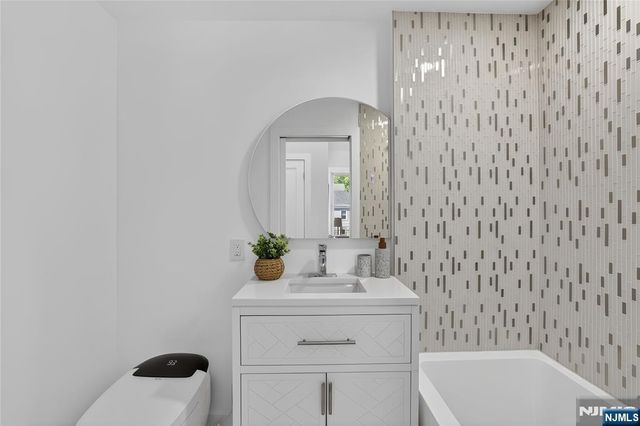 909 Ridgewood Road, Millburn, NJ 07041