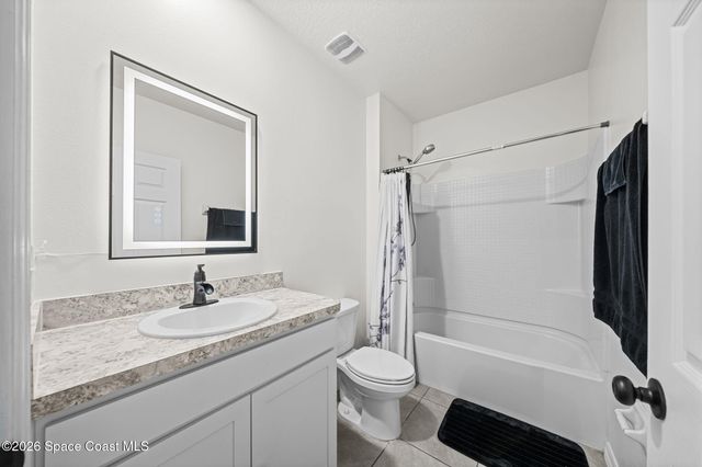 1814 Farmhouse Road SE, Palm Bay, FL 32909