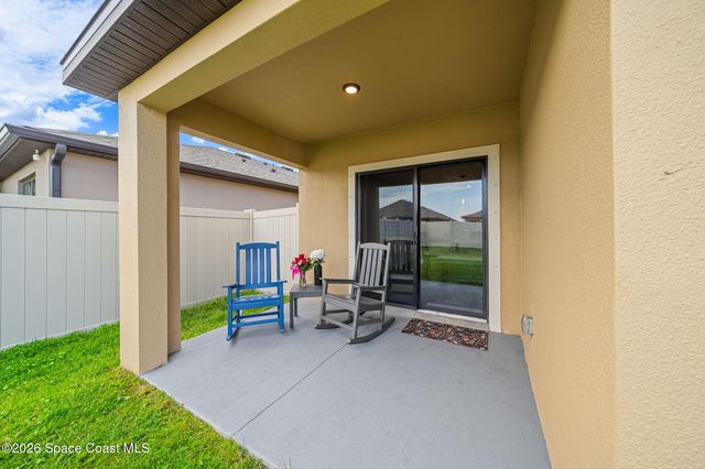 1814 Farmhouse Road SE, Palm Bay, FL 32909