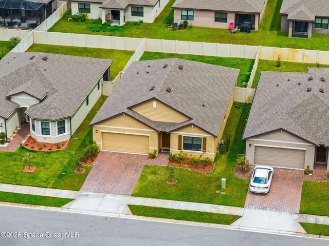 1814 Farmhouse Road SE, Palm Bay, FL 32909