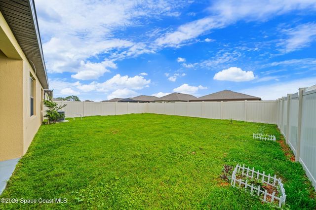 1814 Farmhouse Road SE, Palm Bay, FL 32909