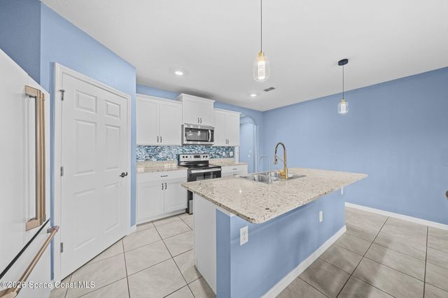 1814 Farmhouse Road SE, Palm Bay, FL 32909