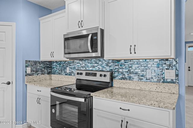 1814 Farmhouse Road SE, Palm Bay, FL 32909