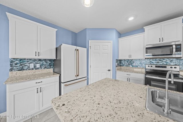 1814 Farmhouse Road SE, Palm Bay, FL 32909