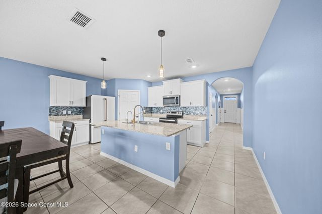 1814 Farmhouse Road SE, Palm Bay, FL 32909