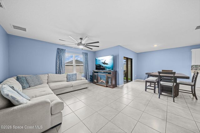 1814 Farmhouse Road SE, Palm Bay, FL 32909