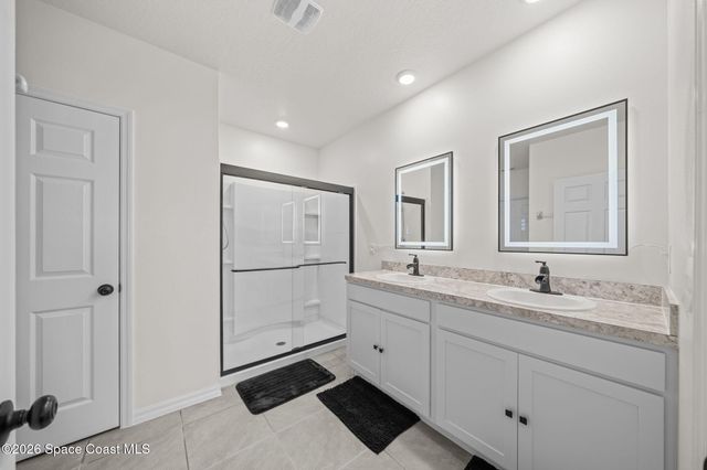 1814 Farmhouse Road SE, Palm Bay, FL 32909