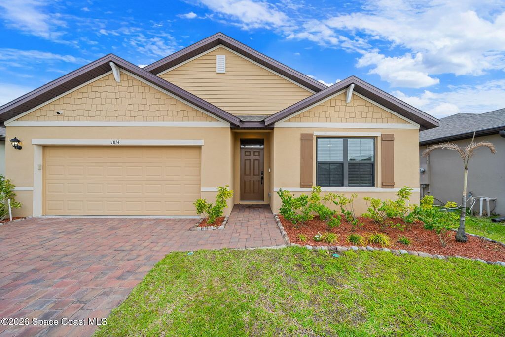1814 Farmhouse Road SE, Palm Bay, FL 32909