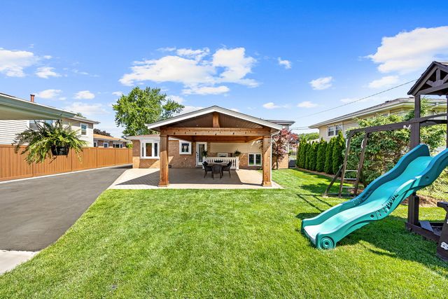 7917 W 81st Street, Bridgeview, IL 60455