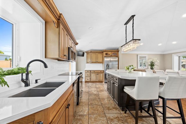 7917 W 81st Street, Bridgeview, IL 60455