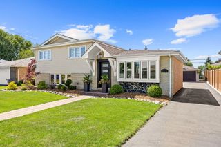 7917 W 81st Street, Bridgeview, IL 60455