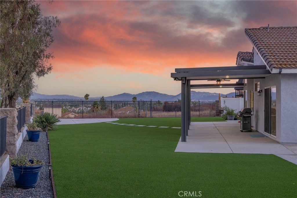 25560 Timbertree Court, Murrieta, CA 92563 — photo 2