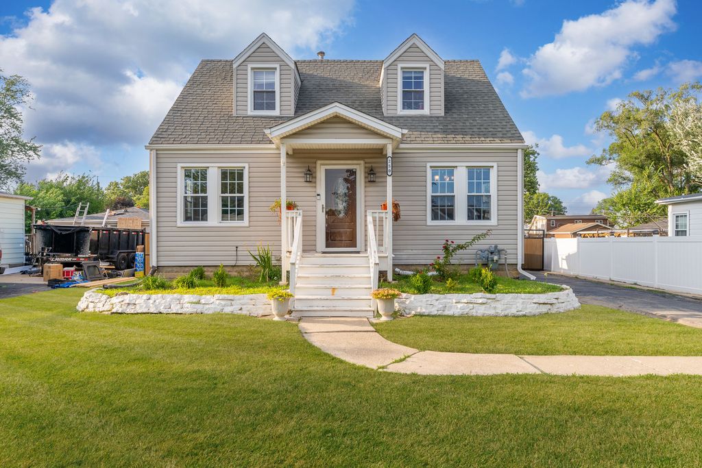 250 Village Drive, Northlake, IL 60164