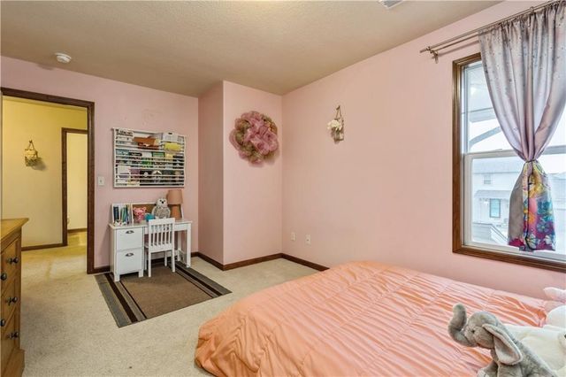 917 35th Street SW, Bondurant, IA 50035