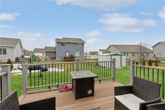 917 35th Street SW, Bondurant, IA 50035