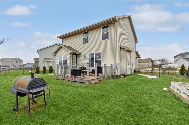 917 35th Street SW, Bondurant, IA 50035