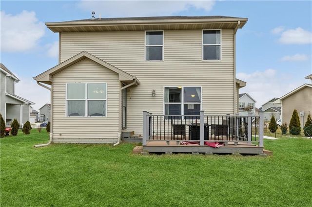 917 35th Street SW, Bondurant, IA 50035