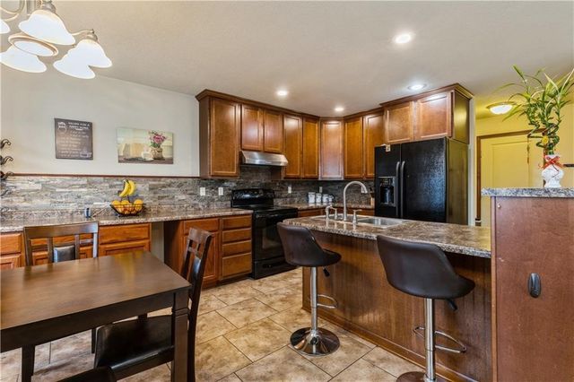 917 35th Street SW, Bondurant, IA 50035