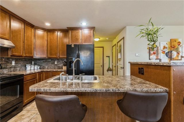 917 35th Street SW, Bondurant, IA 50035