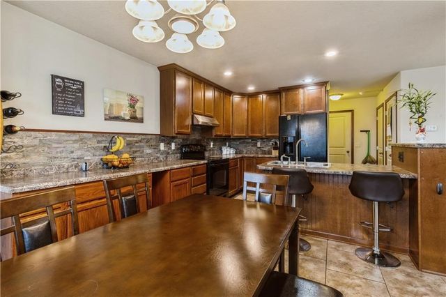 917 35th Street SW, Bondurant, IA 50035